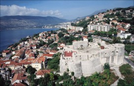 f8271_12.jpg f8271_12.jpg