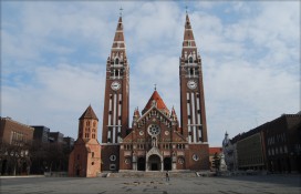 szegedcathedral.jpg szegedcathedral.jpg