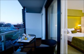 13819241.jpg 13819241.jpg