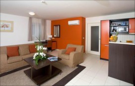 1682593.jpg 1682593.jpg