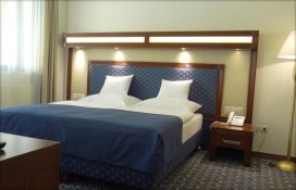 21128046.jpg 21128046.jpg