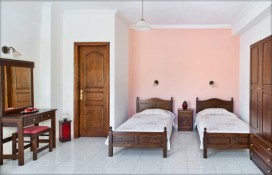 2631759-villa-anemone-guest-room-4.jpg 2631759-villa-anemone-guest-room-4.jpg