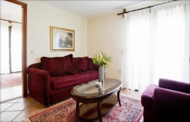 2715126.jpg 2715126.jpg