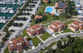 38104992.jpg 38104992.jpg