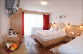 38e07_2299.jpg 38e07_2299.jpg