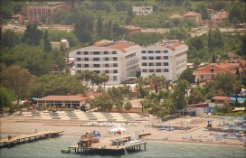 Вид отеля с пляжа Вид отеля с пляжа