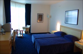 a9009_4.jpg a9009_4.jpg