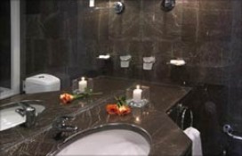 athens-hera-hotel-bath.jpg