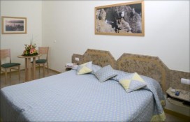 b0776_3333.jpg b0776_3333.jpg