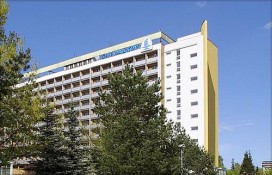 b51e72960b9d4b579e6245d3666766ff.jpg b51e72960b9d4b579e6245d3666766ff.jpg