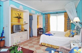 bigsanta-maria-doublestdr.jpg bigsanta-maria-doublestdr.jpg