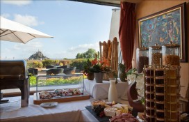 breakfast-in-relais-saint-michel.jpg breakfast-in-relais-saint-michel.jpg