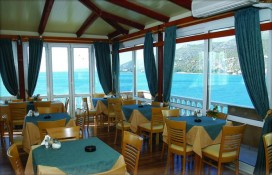 breakfast-room.jpg breakfast-room.jpg