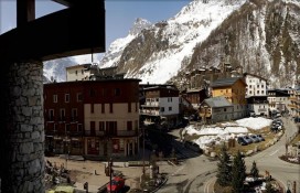 c3001_14649256.jpg c3001_14649256.jpg