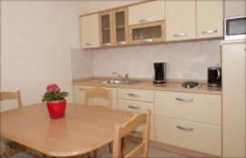 c9c44_17.jpg c9c44_17.jpg