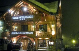 chalet-mounier-at-night.jpg chalet-mounier-at-night.jpg