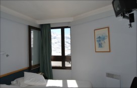 chambregalerie04m.jpg chambregalerie04m.jpg