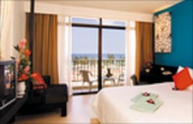 e64d0_sm0226resize.jpg e64d0_sm0226resize.jpg