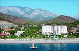 elizebeach1ok.jpg elizebeach1ok.jpg