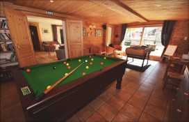 hd-hotel-arve-salle-de-jeux.jpg hd-hotel-arve-salle-de-jeux.jpg