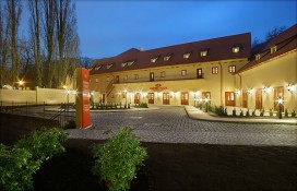 hotelcrowneplazapraguecastle02.jpg hotelcrowneplazapraguecastle02.jpg