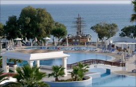 pool01.jpg pool01.jpg