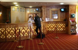 receptiongalerie03m.jpg receptiongalerie03m.jpg