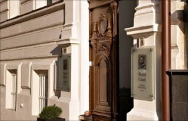 royalcourt002.jpg royalcourt002.jpg