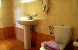 studio-for-3-bathroom.jpg studio-for-3-bathroom.jpg