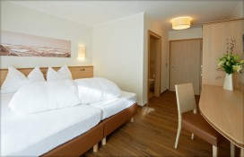 wellapart14.jpg wellapart14.jpg